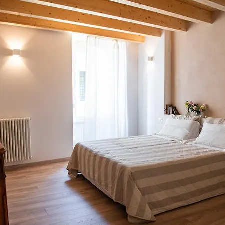 לינה וארוחת בוקר Corte Torchio 3*